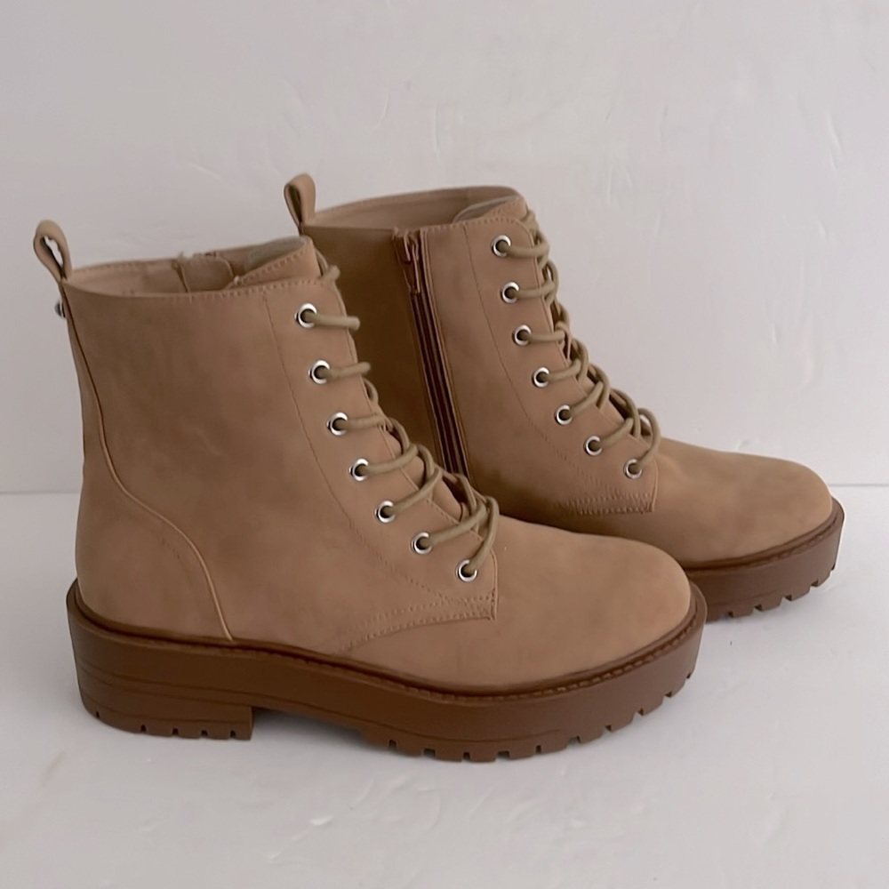 DV by Dolce Vita Shoes Women’s Lug Sole Lace Up Primm Ankle Boot Size 8.5 NEW - Picture 8 of 10